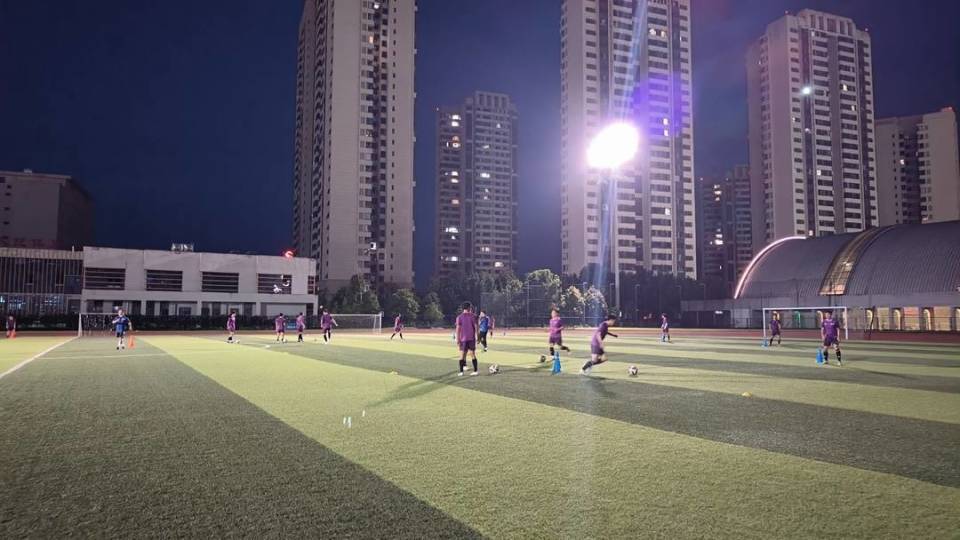 hOT, 是该学校足, 赛出自己家 hOT, 是该学校足, 赛出自己家