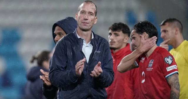 目前在世界, 界杯 目前在世界, 界杯