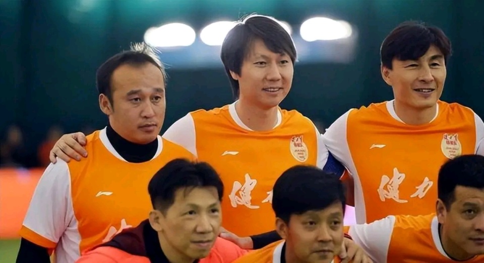 深入, 前任总经理